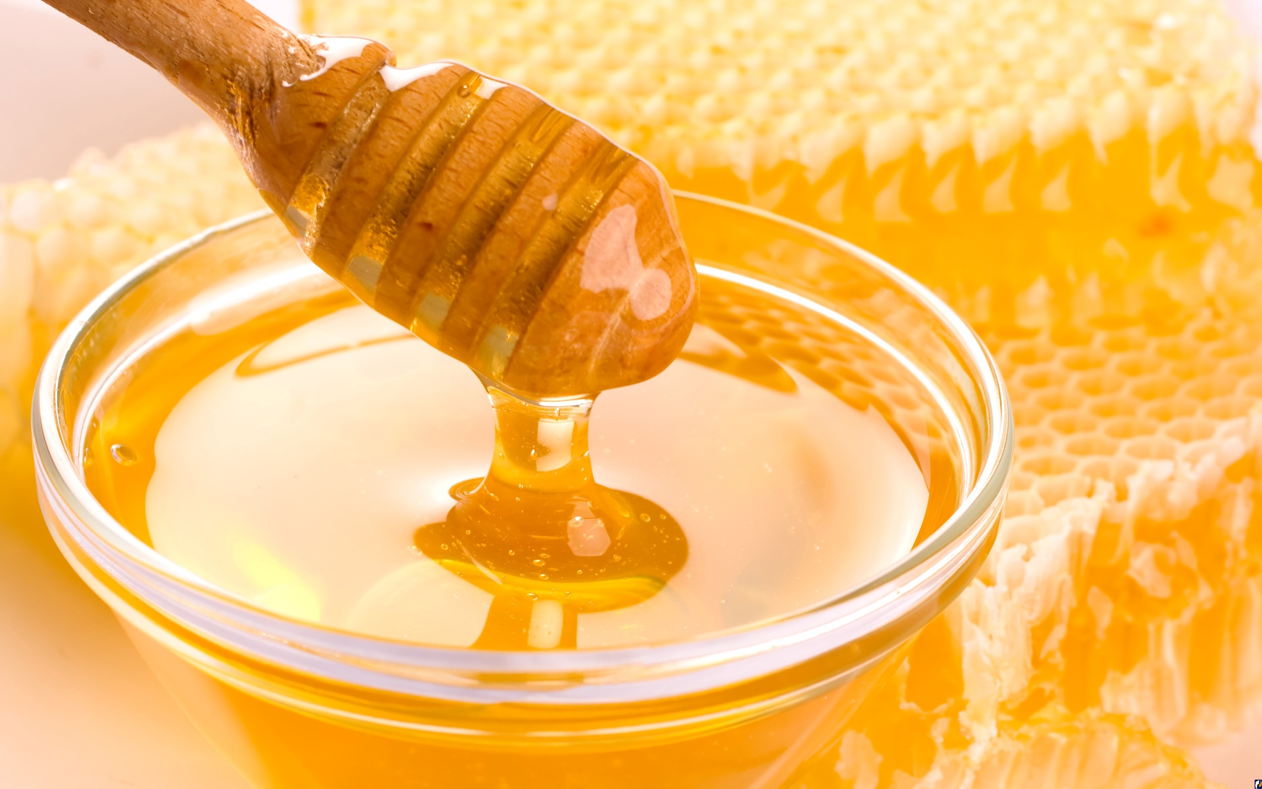 Самоочищающаяся и автоматическая фильтрация меда
